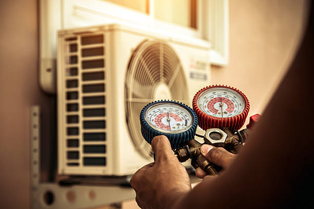Professional Ac Installation technician working in Franklin, TX